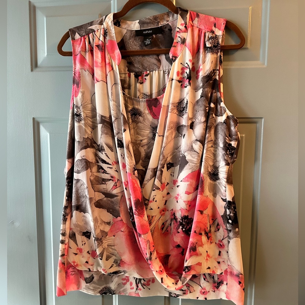 ALFANI Brand sleeveless blouse size 14